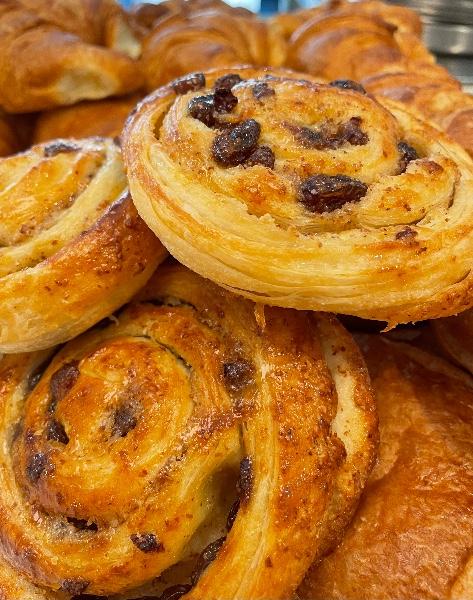 Le pain aux raisins, l’un des mets phare de la viennoiserie française