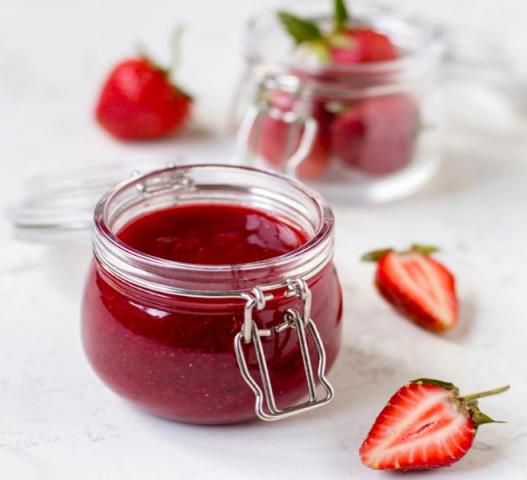 La confiture, le mélange des fruits et du sucre que l'on adore 